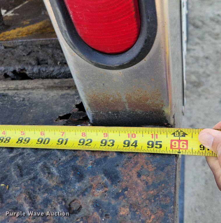 image for item DZ6489 2000 Freightliner  FL70 box truck