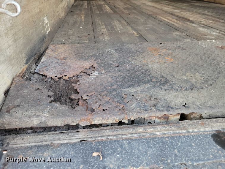 image for item DZ6489 2000 Freightliner  FL70 box truck