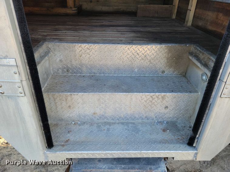 image for item DZ6489 2000 Freightliner  FL70 box truck