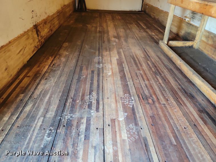 image for item DZ6489 2000 Freightliner  FL70 box truck