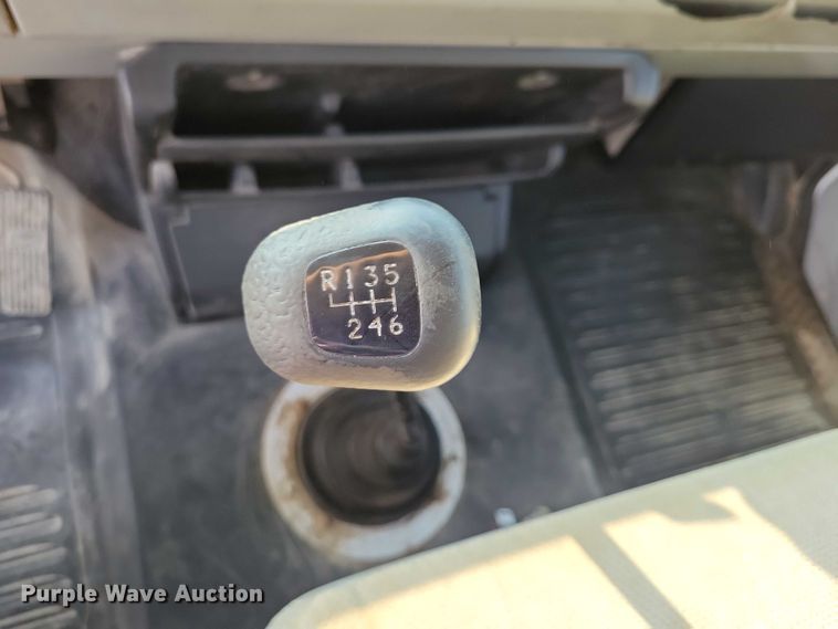 image for item DZ6489 2000 Freightliner  FL70 box truck