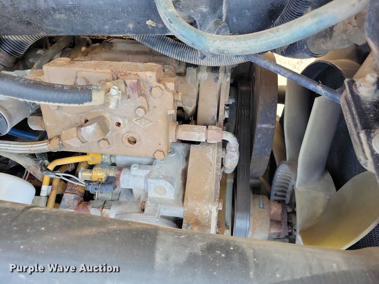 image for item DZ6489 2000 Freightliner  FL70 box truck