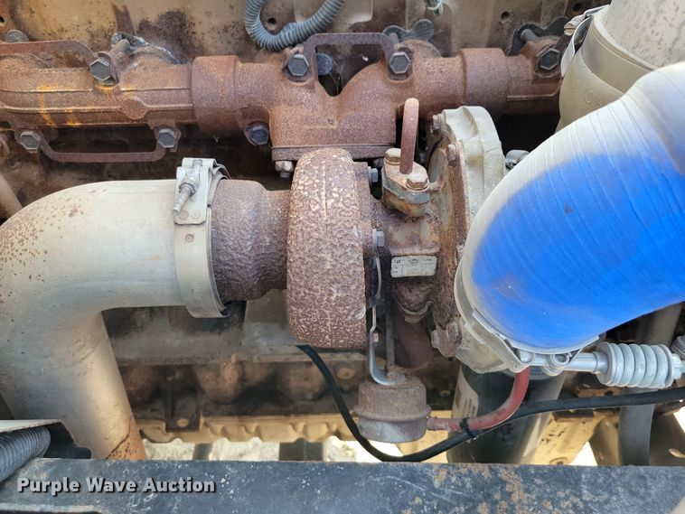 image for item DZ6489 2000 Freightliner  FL70 box truck