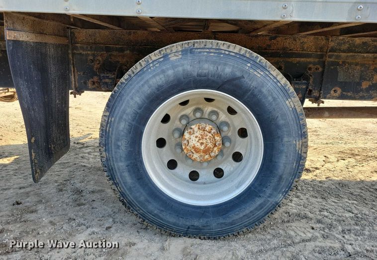 image for item DZ6489 2000 Freightliner  FL70 box truck