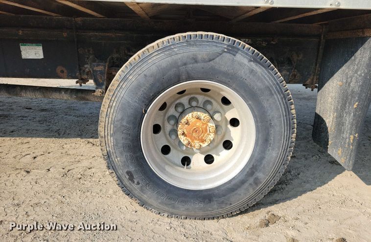 image for item DZ6489 2000 Freightliner  FL70 box truck