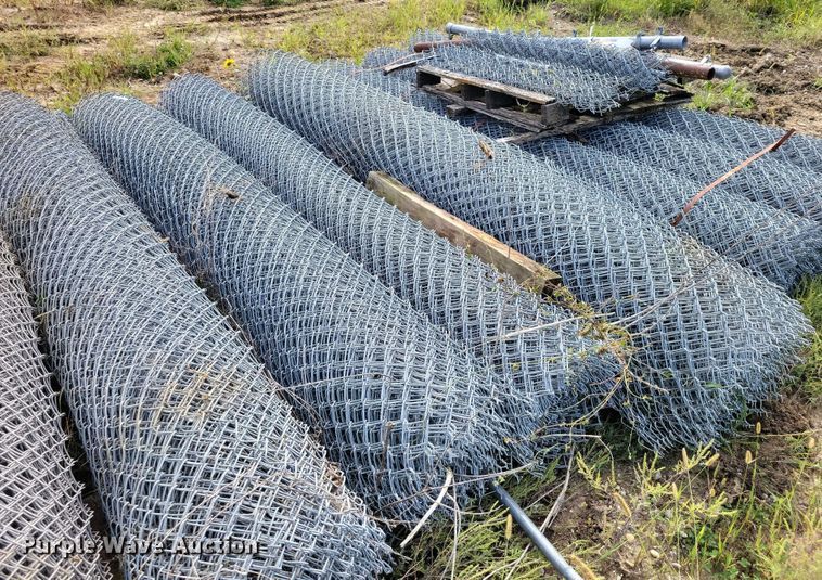 image for item DZ6491 (8) rolls of 10' W chain link fence