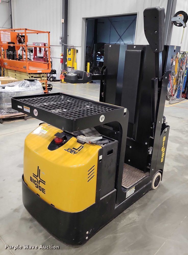 image for item DZ6502 Big Joe J1-126 order picker