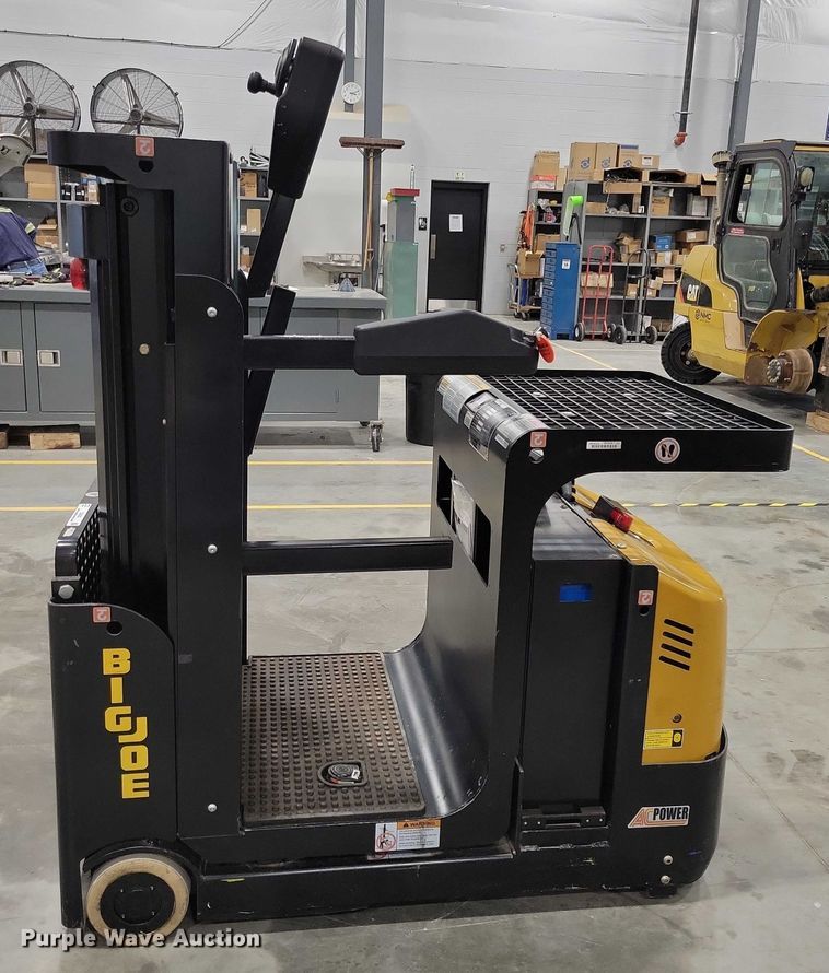 image for item DZ6502 Big Joe J1-126 order picker