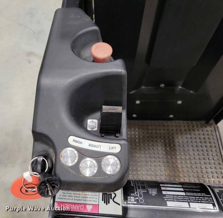 image for item DZ6502 Big Joe J1-126 order picker