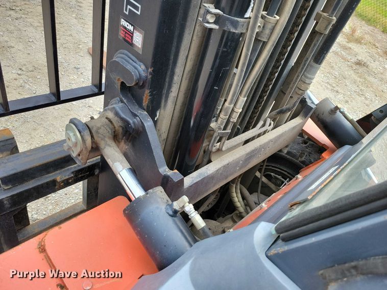 image for item DZ6503 2001 Toyota 7FGU35 forklift