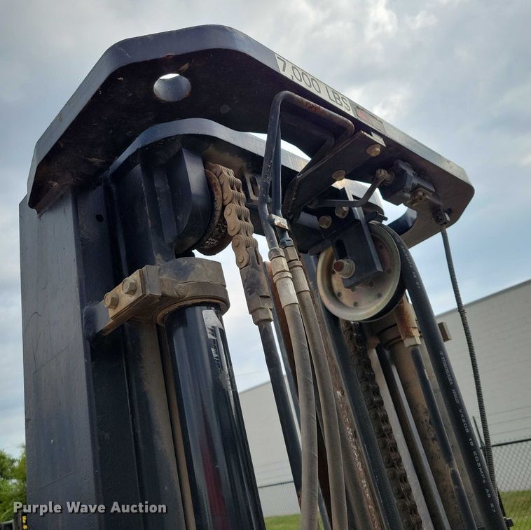 image for item DZ6503 2001 Toyota 7FGU35 forklift