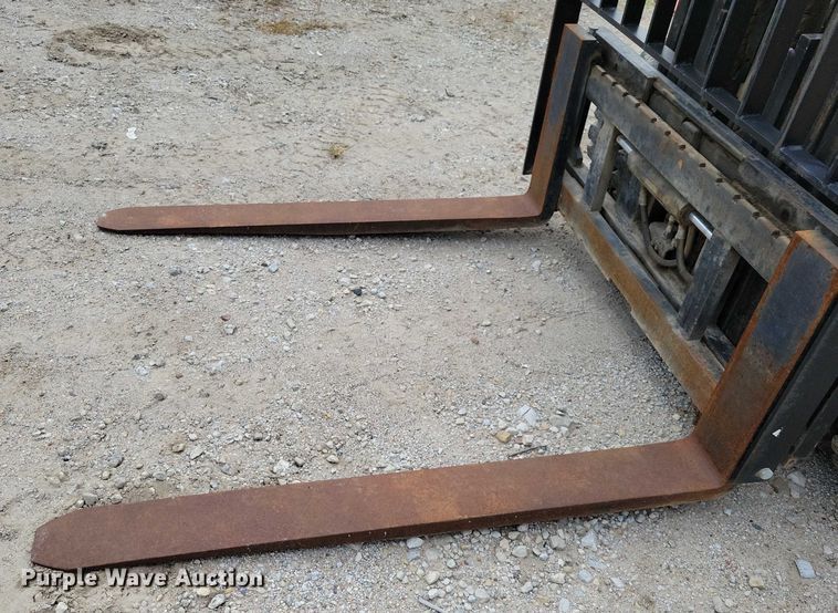 image for item DZ6503 2001 Toyota 7FGU35 forklift