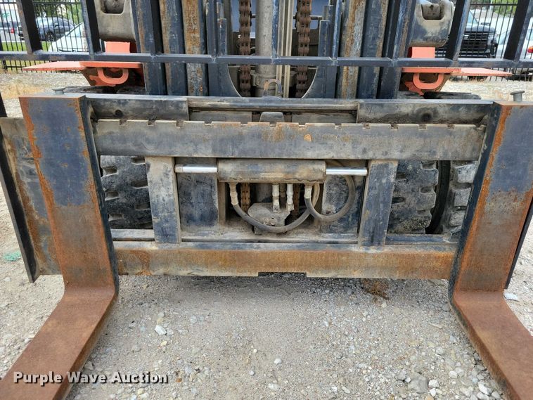 image for item DZ6503 2001 Toyota 7FGU35 forklift