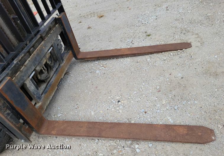 image for item DZ6503 2001 Toyota 7FGU35 forklift