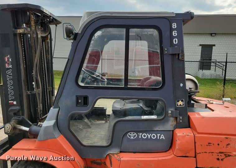 image for item DZ6503 2001 Toyota 7FGU35 forklift