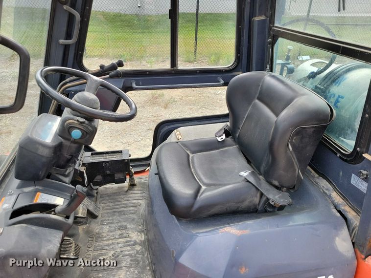 image for item DZ6503 2001 Toyota 7FGU35 forklift