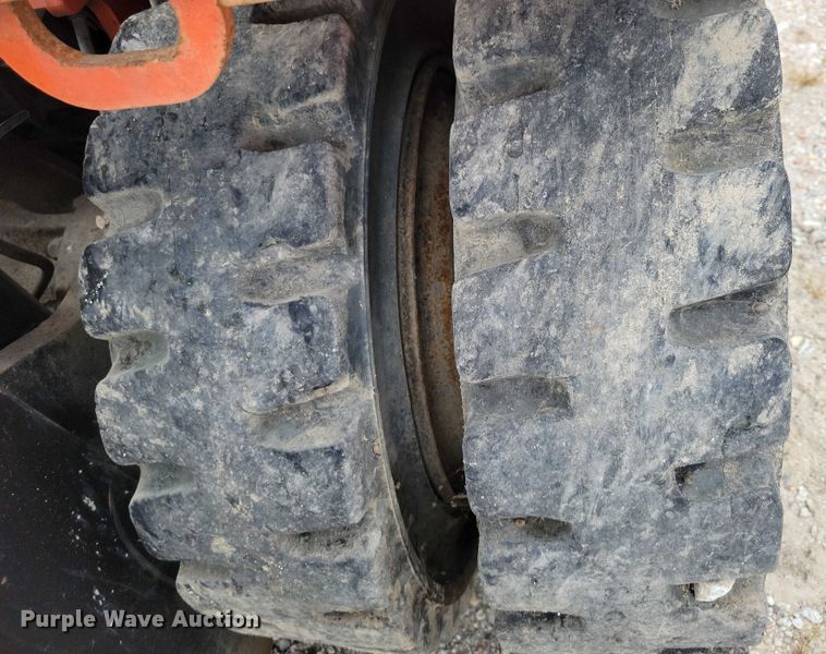 image for item DZ6503 2001 Toyota 7FGU35 forklift