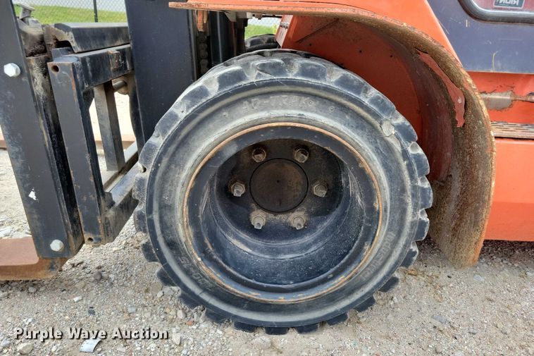 image for item DZ6503 2001 Toyota 7FGU35 forklift