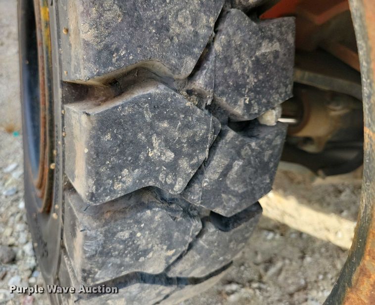 image for item DZ6503 2001 Toyota 7FGU35 forklift