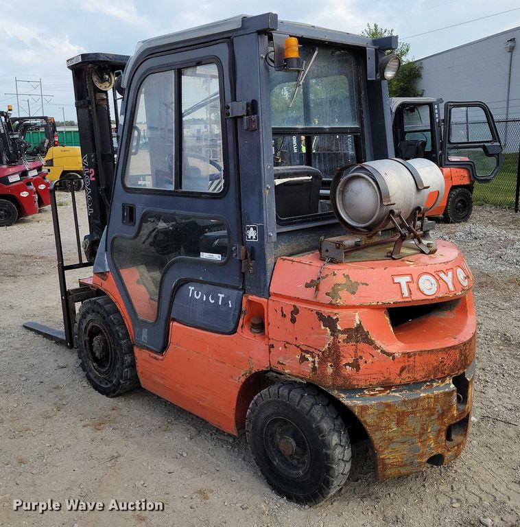 image for item DZ6504 Toyota 7FGU25 forklift