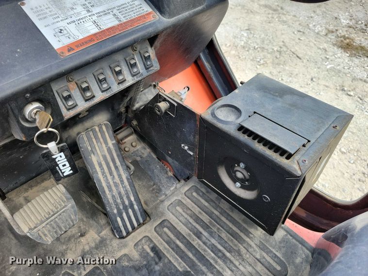 image for item DZ6504 Toyota 7FGU25 forklift