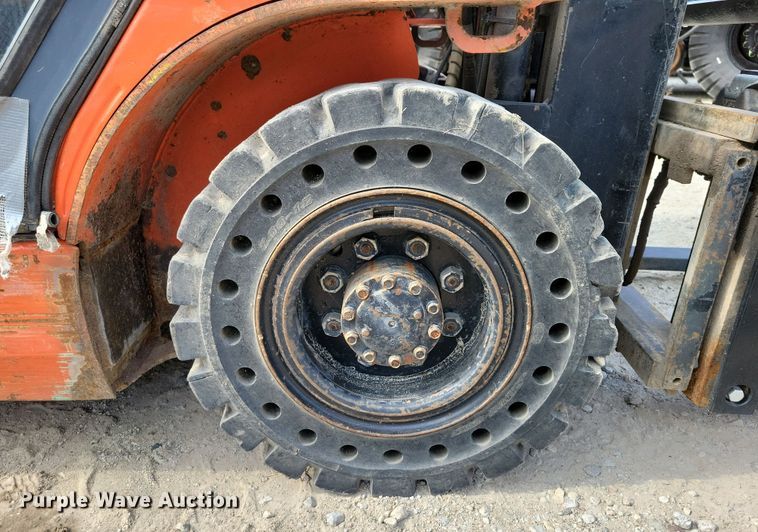 image for item DZ6504 Toyota 7FGU25 forklift