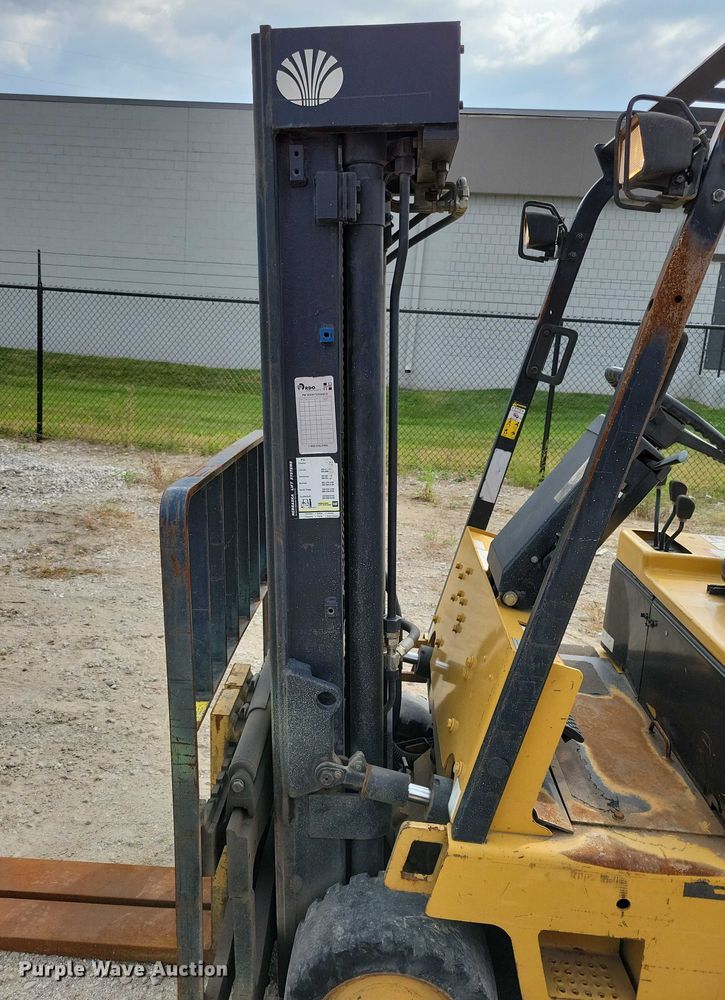 image for item DZ6505 Daewoo GC30S-2 forklift