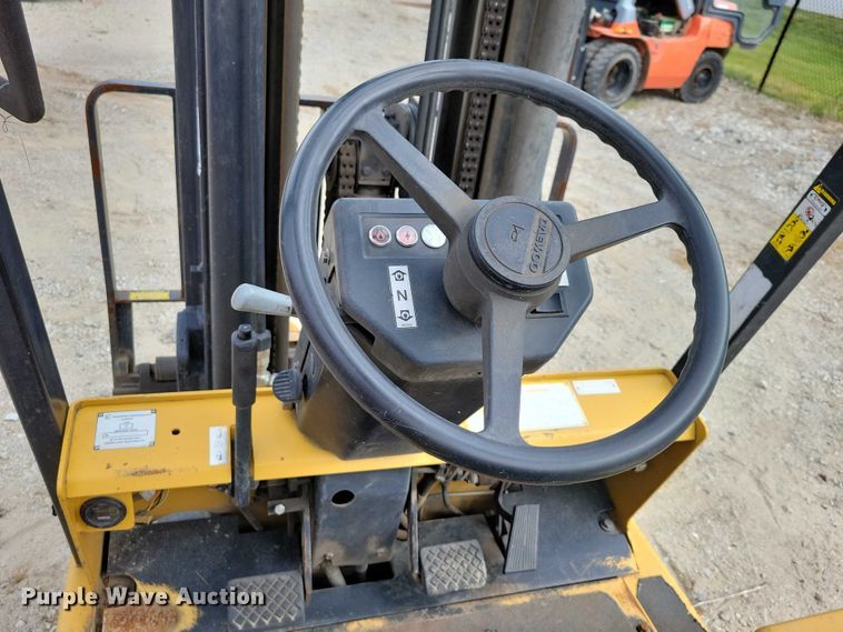 image for item DZ6505 Daewoo GC30S-2 forklift