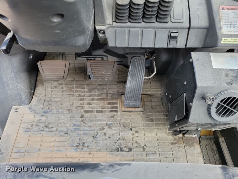 image for item DZ6507 Caterpillar GP25N forklift