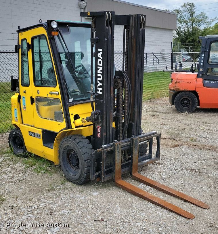 image for item DZ6509 Hyundai 25L-7A forklift