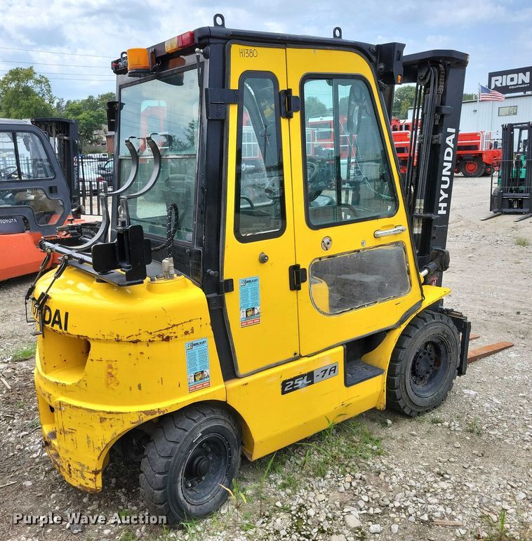image for item DZ6509 Hyundai 25L-7A forklift