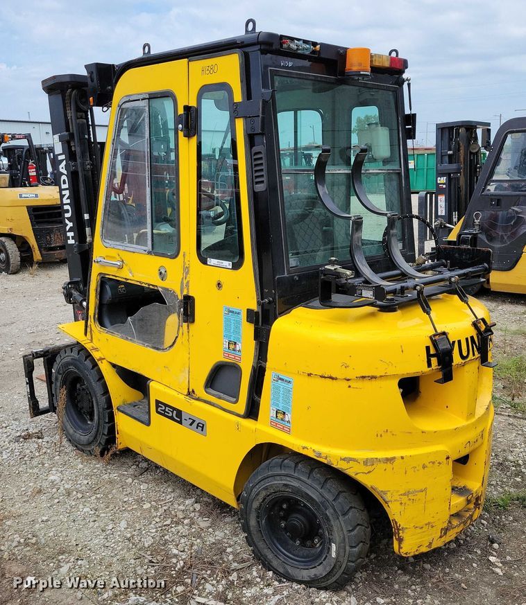 image for item DZ6509 Hyundai 25L-7A forklift