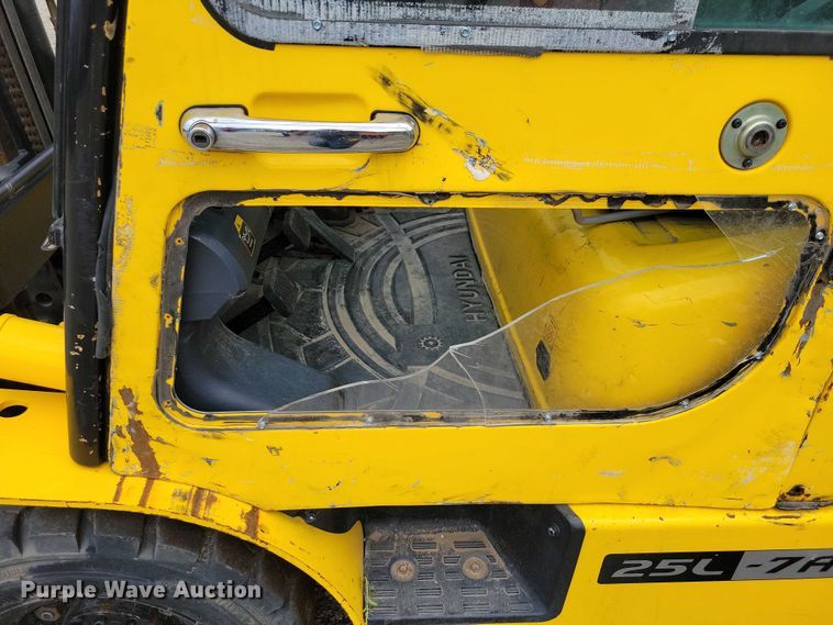 image for item DZ6509 Hyundai 25L-7A forklift