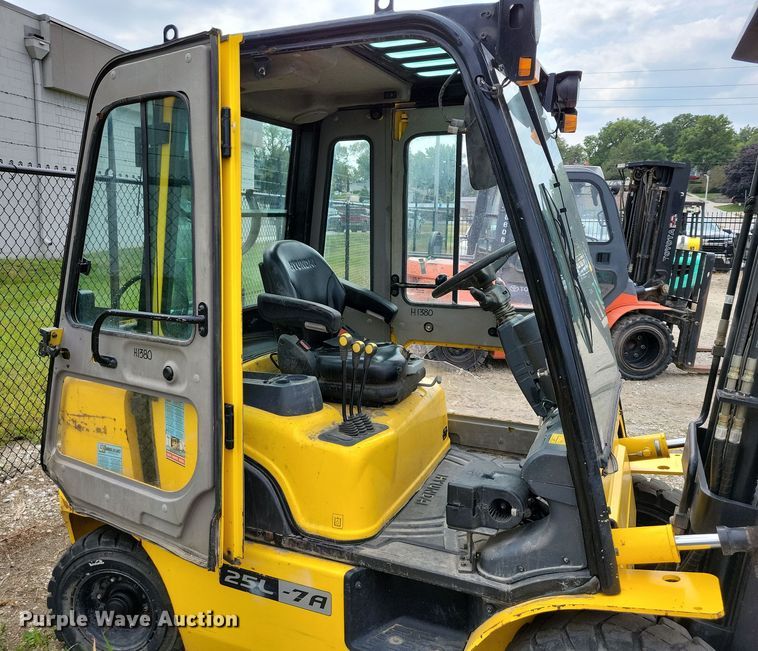 image for item DZ6509 Hyundai 25L-7A forklift
