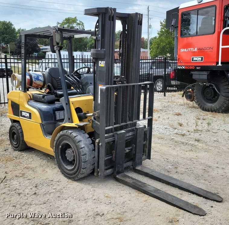 image for item DZ6510 Caterpillar GP35N forklift