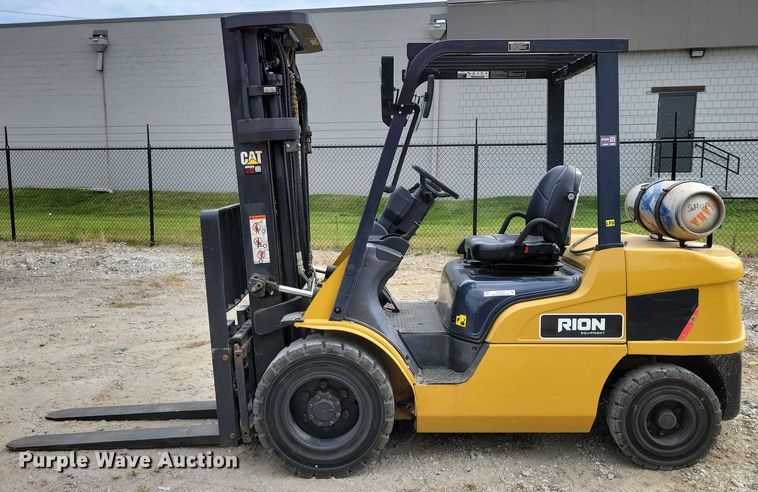 image for item DZ6510 Caterpillar GP35N forklift