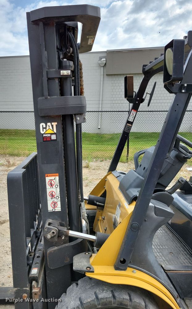 image for item DZ6510 Caterpillar GP35N forklift