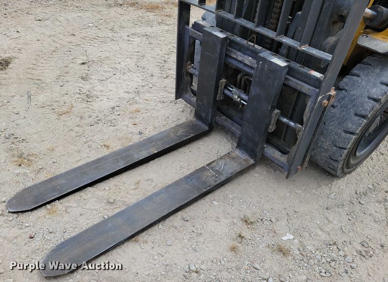 image for item DZ6510 Caterpillar GP35N forklift