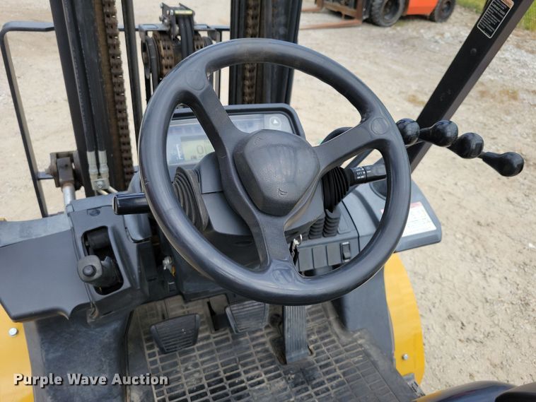 image for item DZ6510 Caterpillar GP35N forklift