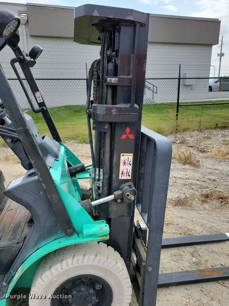 image for item DZ6511 Mitsubishi FG25N forklift