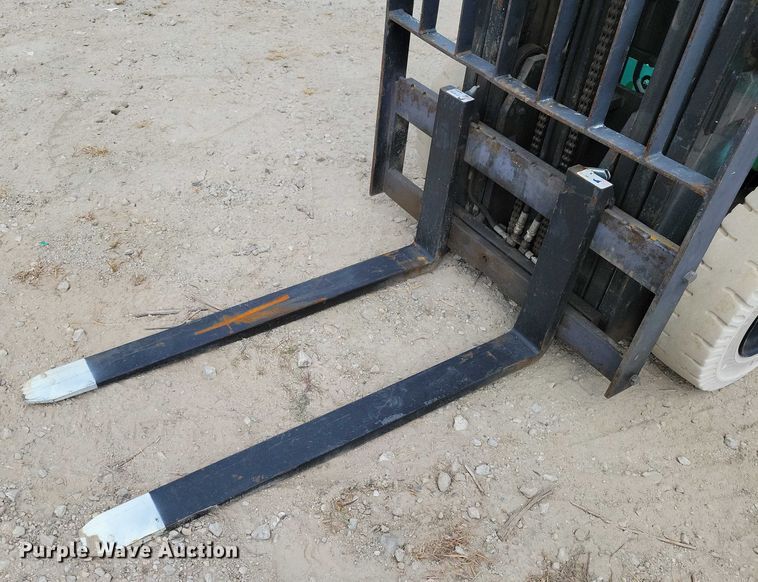 image for item DZ6511 Mitsubishi FG25N forklift