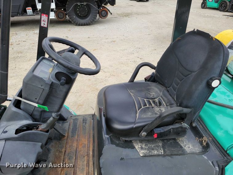 image for item DZ6511 Mitsubishi FG25N forklift