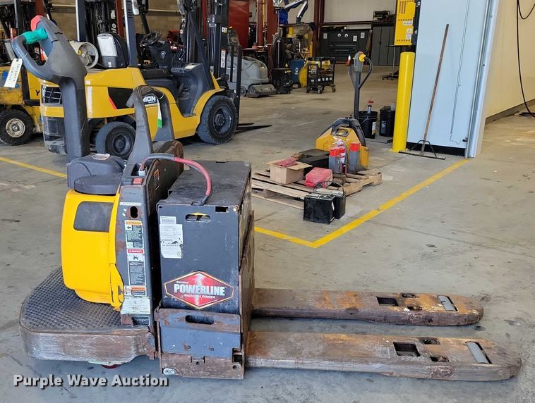 image for item DZ6514 Jungheinrich ECR 327 pallet jack