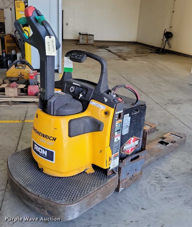 image for item DZ6514 Jungheinrich ECR 327 pallet jack