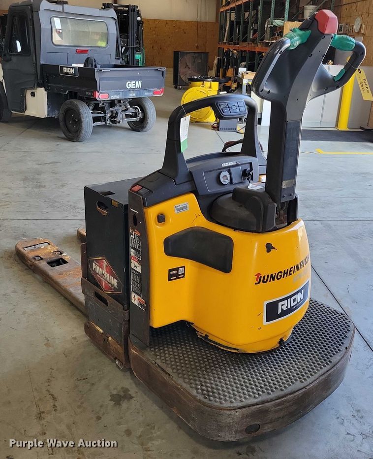 image for item DZ6514 Jungheinrich ECR 327 pallet jack