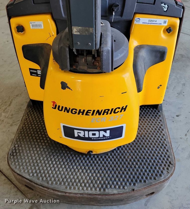 image for item DZ6514 Jungheinrich ECR 327 pallet jack