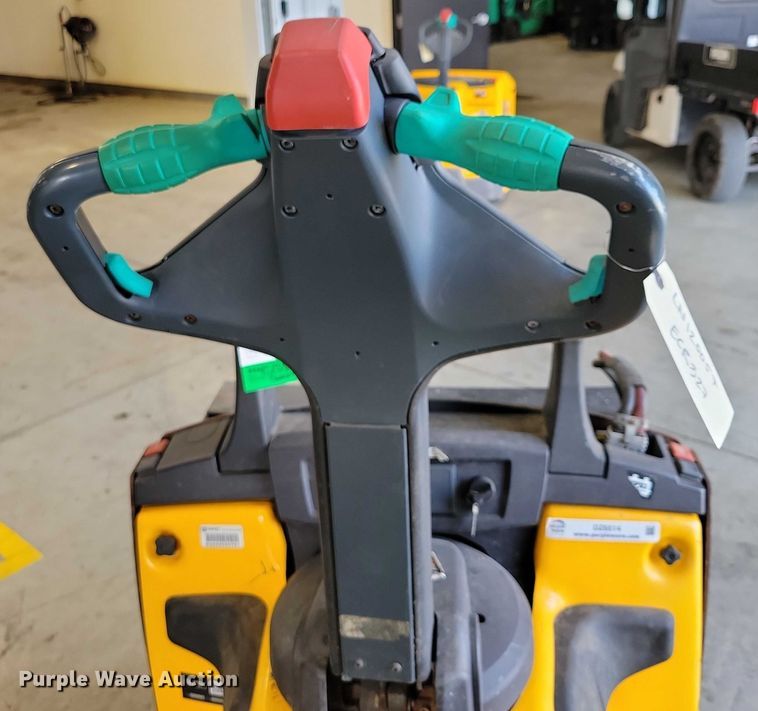 image for item DZ6514 Jungheinrich ECR 327 pallet jack