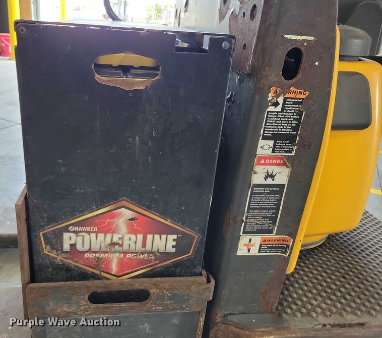 image for item DZ6514 Jungheinrich ECR 327 pallet jack