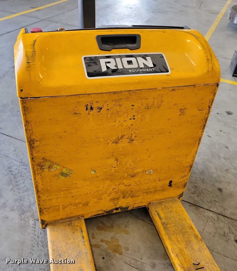 image for item DZ6515 Jungheinrich EJE 120 pallet jack