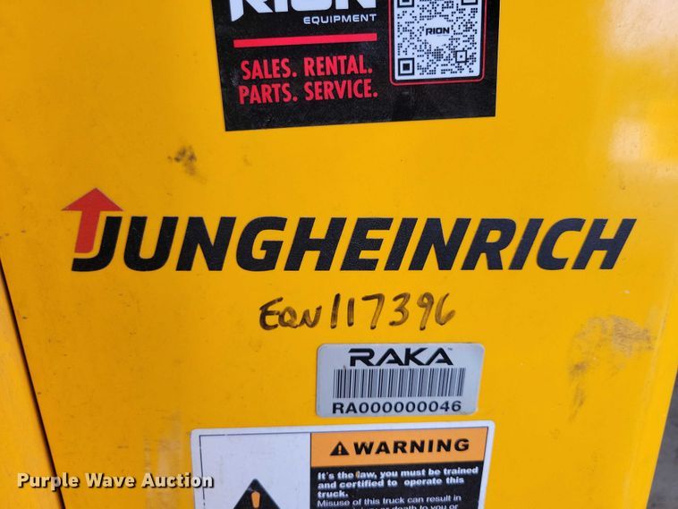 image for item DZ6515 Jungheinrich EJE 120 pallet jack